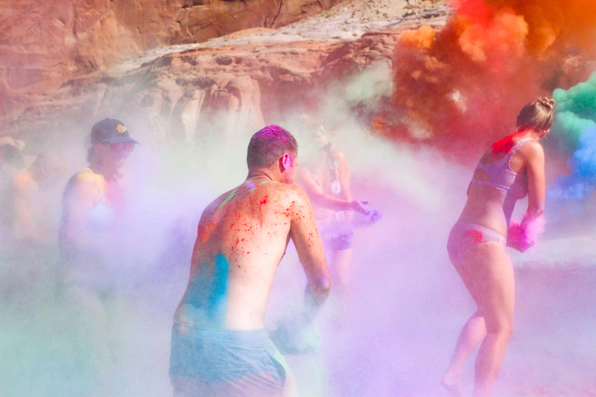 Color Powder Family Fun – Peacock Powder